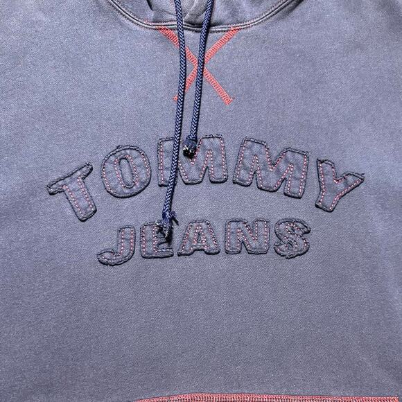 Tommy Hilfiger Jeans Hoodie Mens Large Navy Blue Red Spell-Out Skater Sweatshirt - Picture 2 of 4